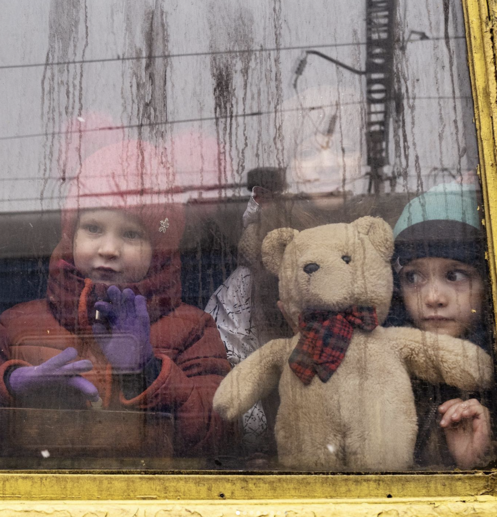Ukrainian children flee